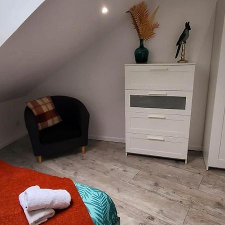 Nalan Orrygeois, Spa, Sauna, Proche Asterix Kültér fotó