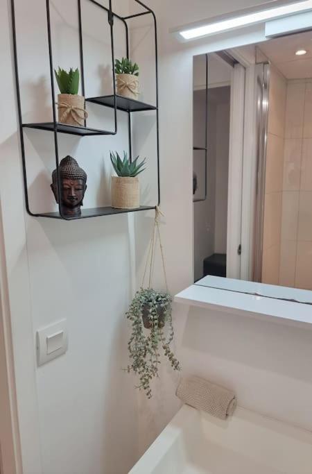 Nalan Orrygeois, Spa, Sauna, Proche Asterix Kültér fotó