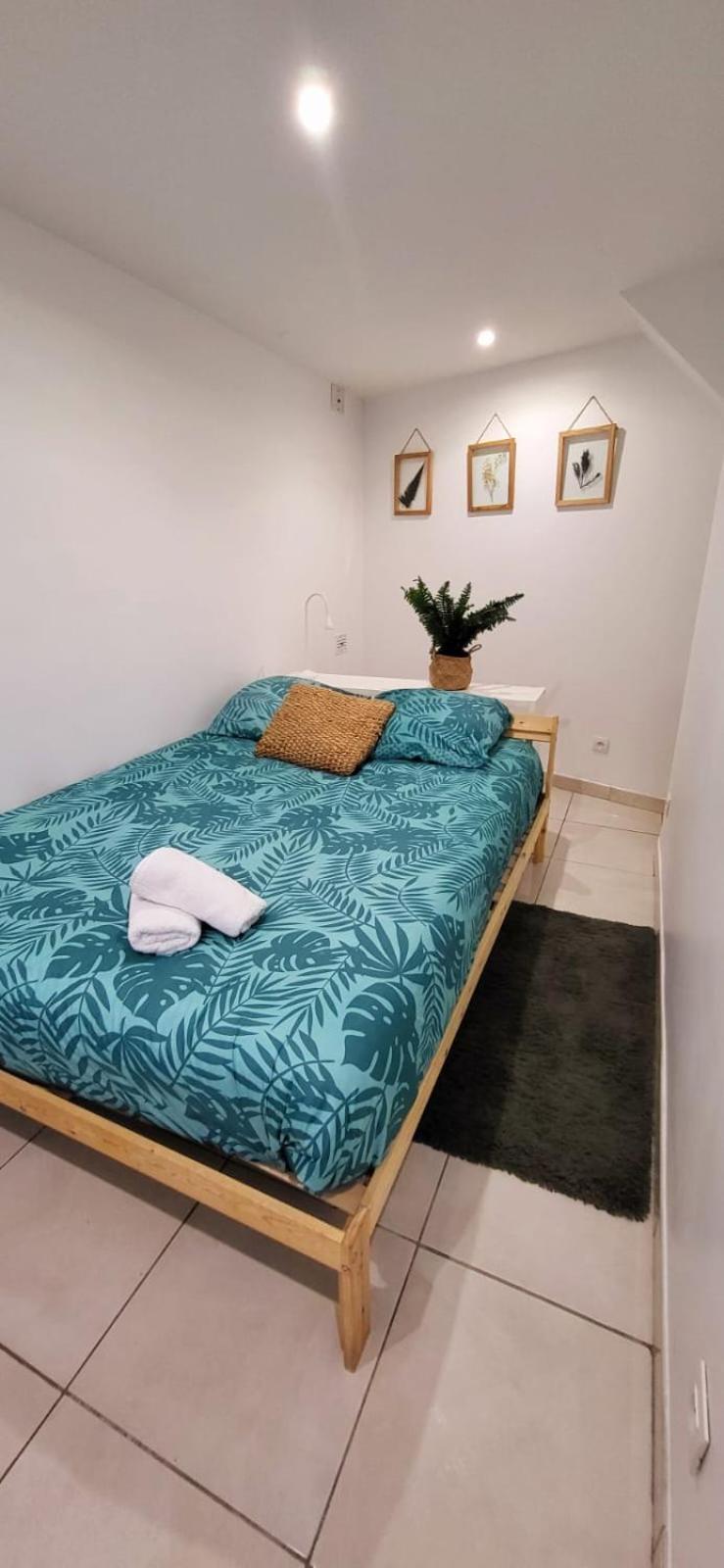Nalan Orrygeois, Spa, Sauna, Proche Asterix Kültér fotó